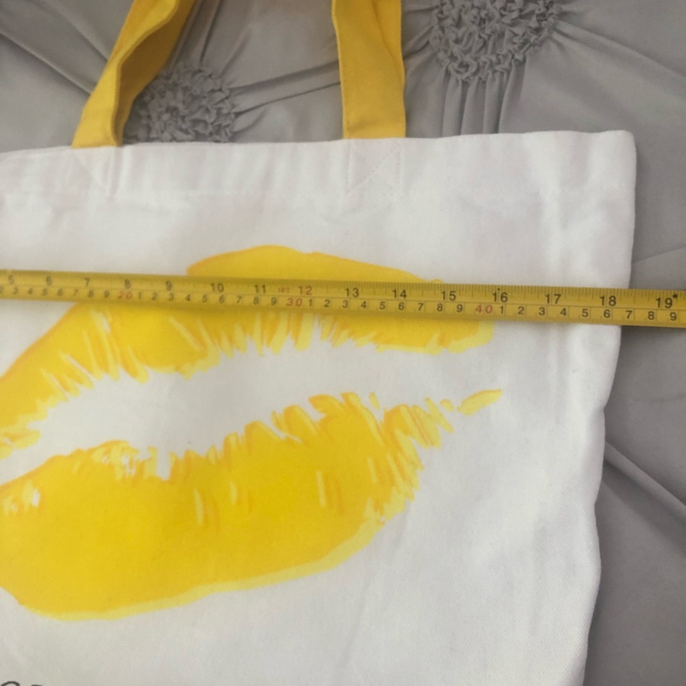 Tote - Picture 4 of 8